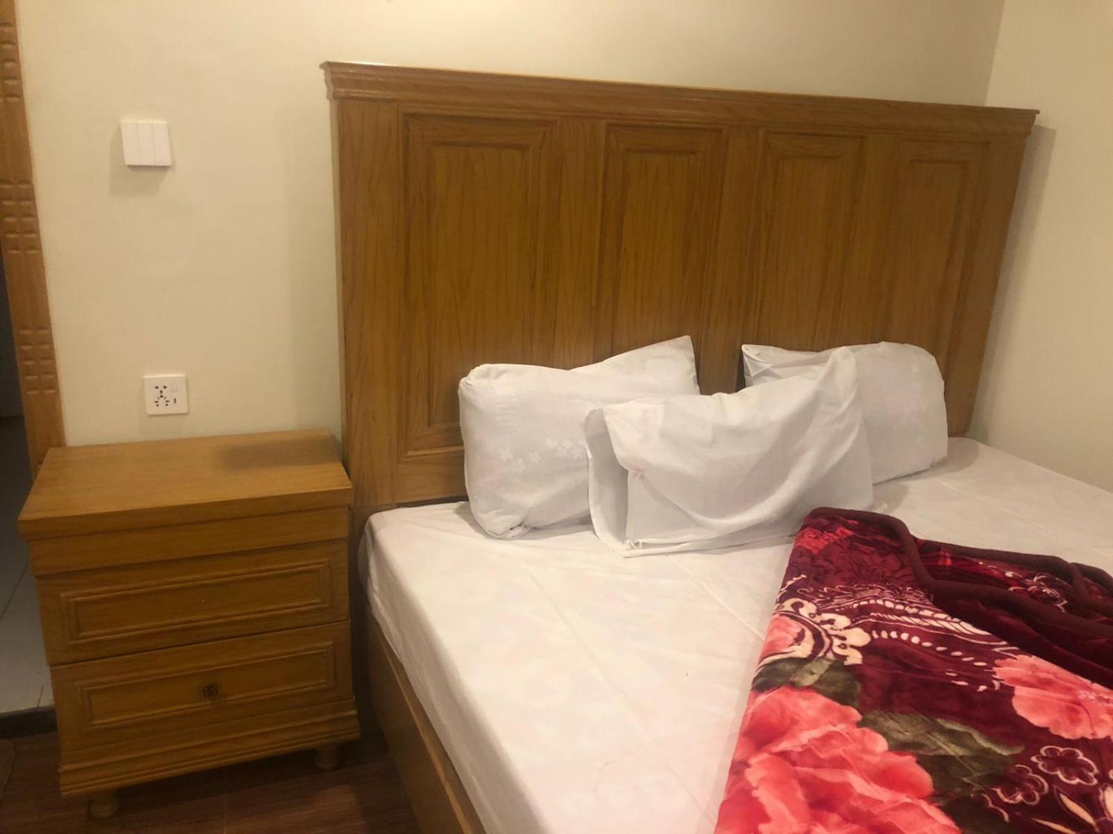 Al Buraq Hotel Islamabad Eksteriør billede